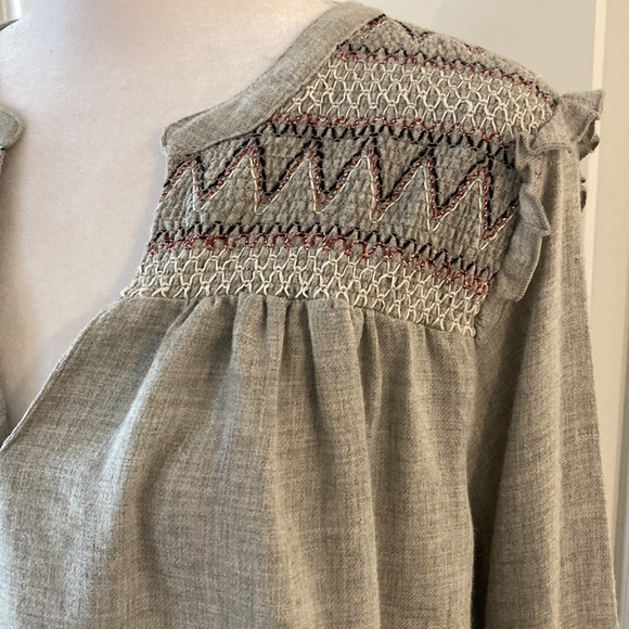 Philosophy small top long bell sleeves gray smocked v-neck boho - Picture 3 of 14